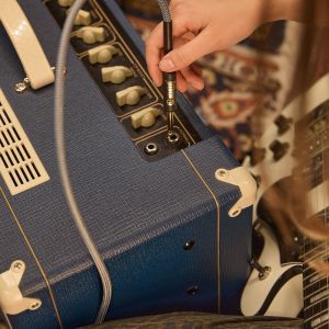 Adam Hall 4 STAR IPP 0600 BLU 6m