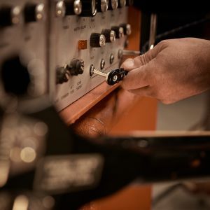 Adam Hall 4 STAR IRR 0300 VINTAGE