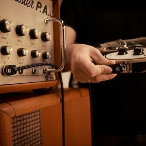 Adam Hall 4 STAR IRR 0450 VINTAGE