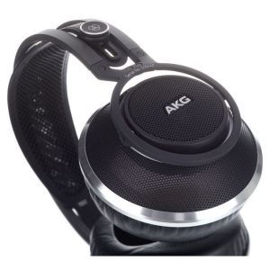 AKG K 812