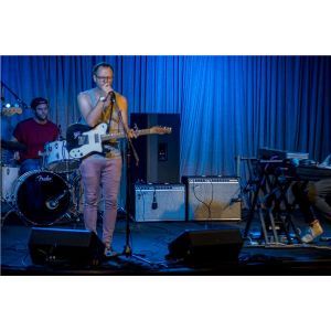 Fender ’68 Custom Deluxe Reverb Silver and Blue