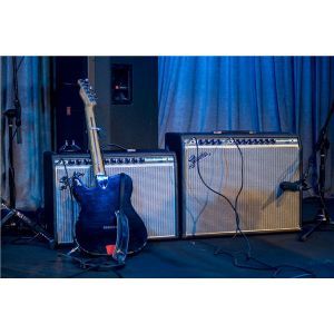 Fender ’68 Custom Deluxe Reverb Silver and Blue