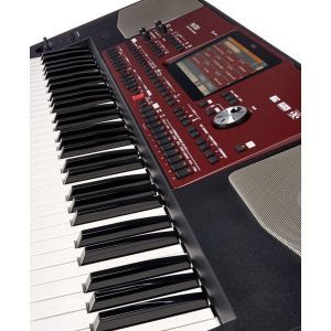 Korg PA 700