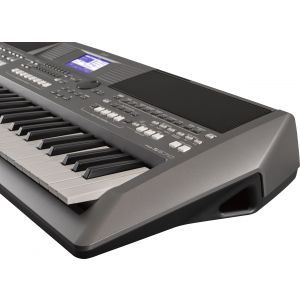 Yamaha PSR S670