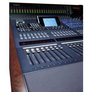 Mixer digital Yamaha DM2000 VCM