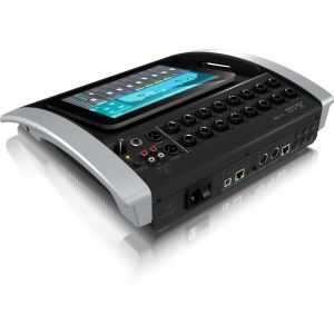 Behringer X18