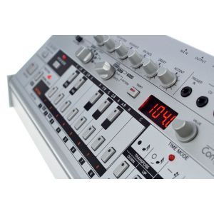 Roland TB 03