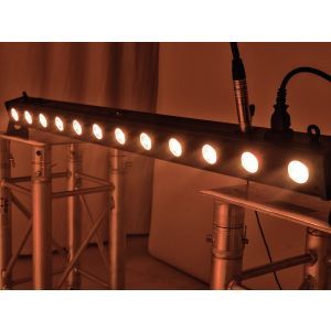 Eurolite LED BAR-12  4 QCL RGBA + Case