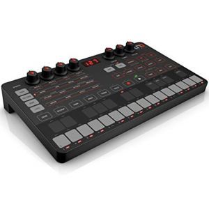 IK Multimedia UNO Synth