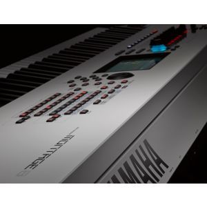 Yamaha Montage 8 White
