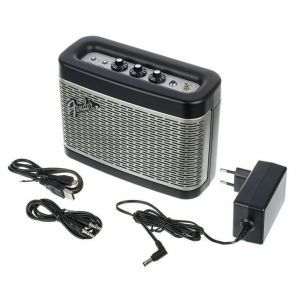 Fender Newport Black